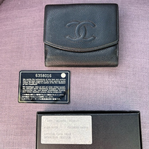 Chanel Caviar Skin Coco Mark Bi-Fold Wallet Leather - Picture 1 of 12